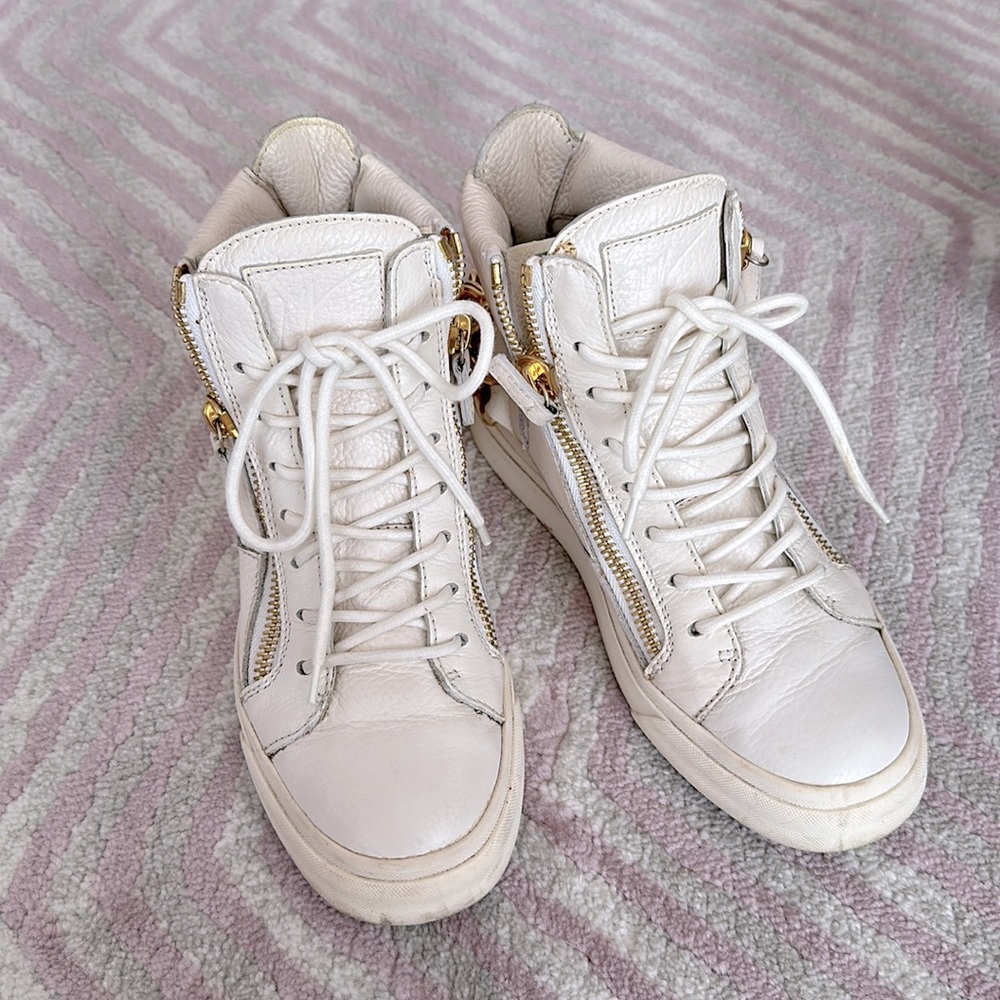 Giuseppe Zanotti white leather gold chain sneakers size 36.5 in good condition
